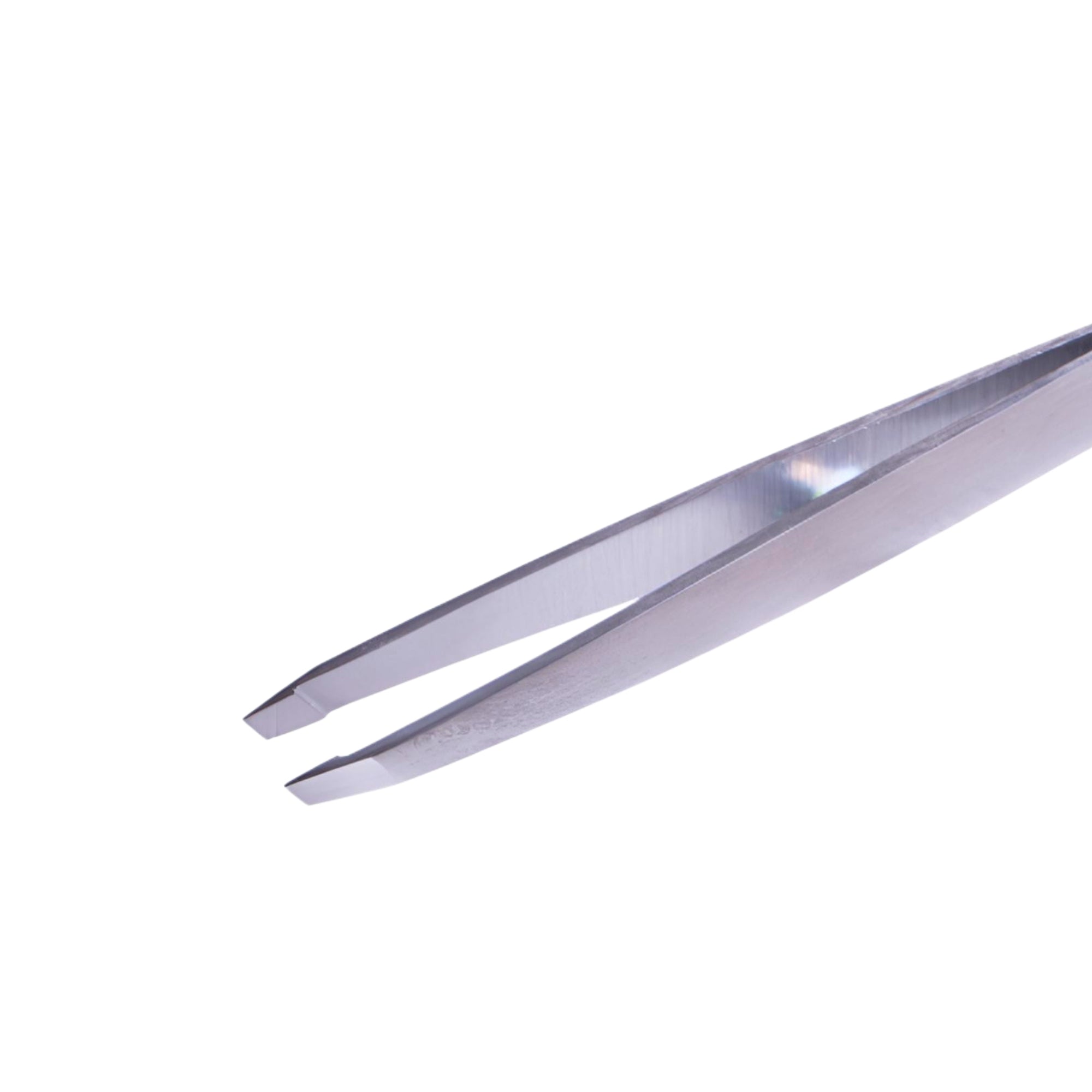 Zola Silver Beveled Tweezers – professional eyebrow tool for precise shaping – buy in the USA at FRAU Store