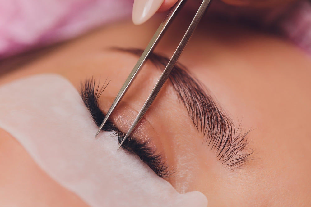 The Allure of Eyelash Extensions: Unlocking a World of Beauty Benefits