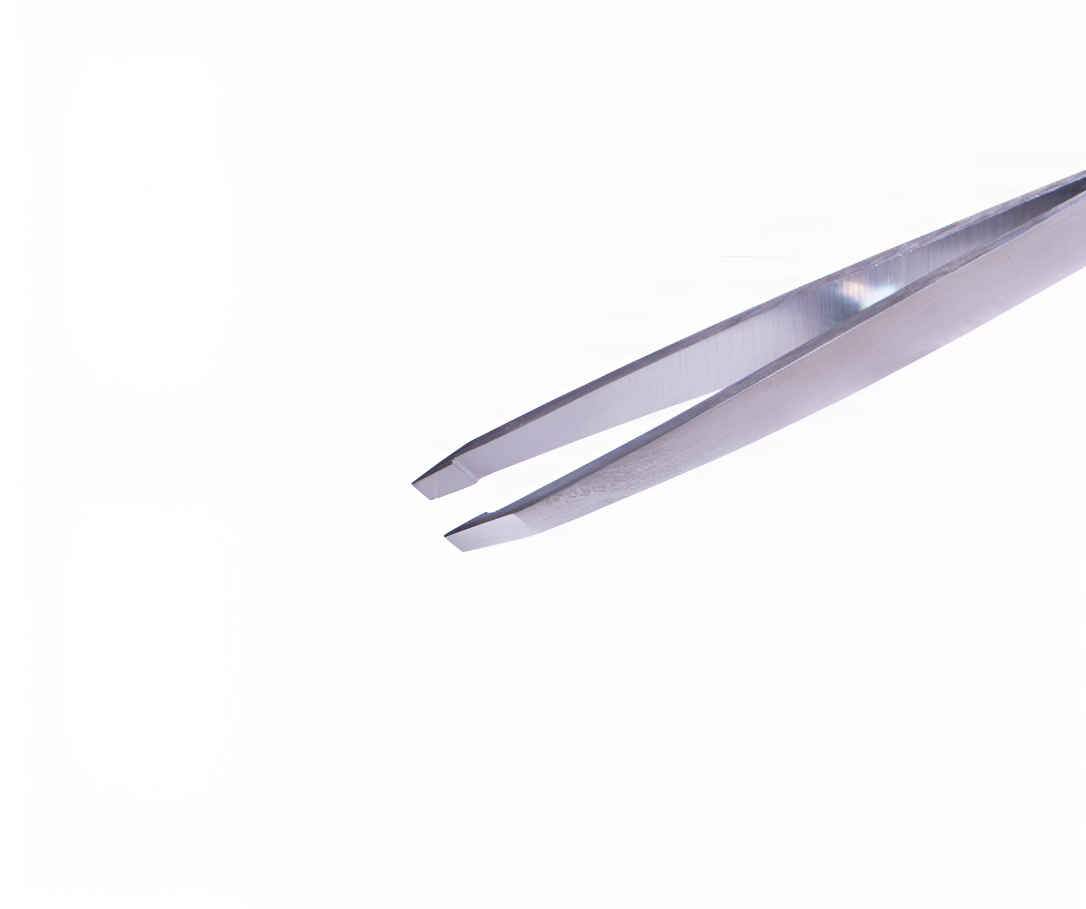 ZOLA Beveled Tweezers | Silver Eyebrow Tweezers | FRAU STORE USA